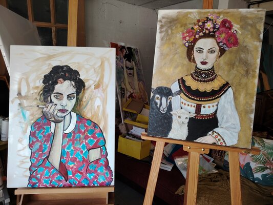 Muriel Ho Paintings in the Studio: "Sofia" et "La fille aux bigoudis" à l'atelier