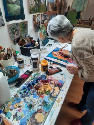 Anne-Marie Molénat-Ponté in de studio