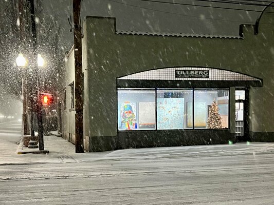 Robert Tillberg im Studio: Christmas Eve 2021 at my shop on 130 S 5th St. Klamath Falls, Oregon USA