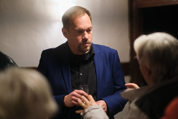 Dennis Bätz nello studio