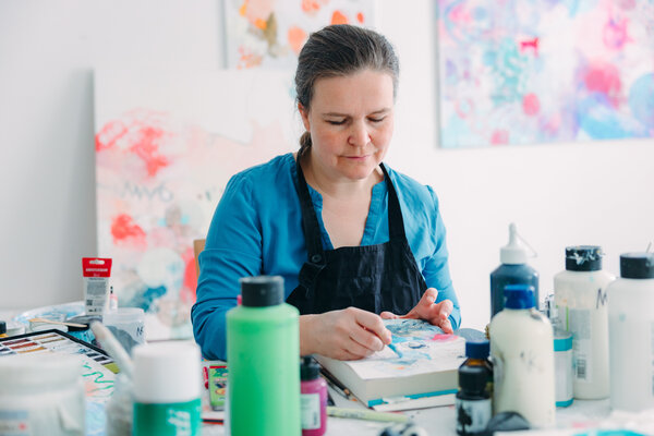 Nora Kalinda en el estudio: in meinem Studio 2025