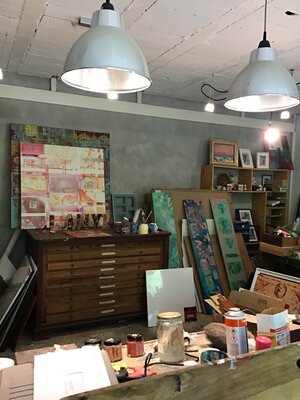 Sarah Lanyi im Studio