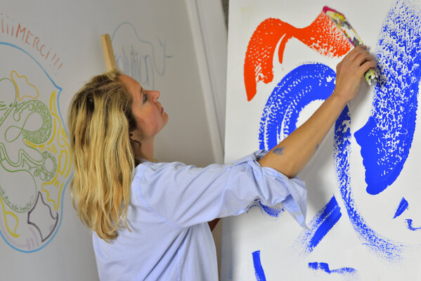 Olivia de Posson in de studio