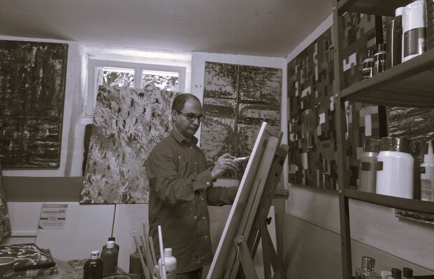 Kamran Kazemi nello studio
