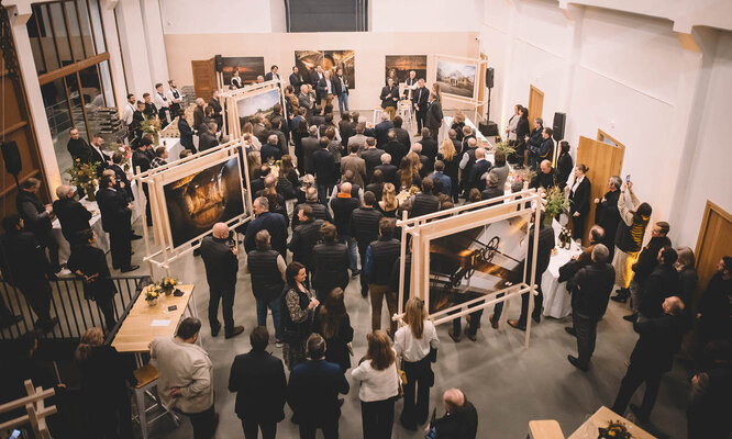 Edouard Mazaré im Studio: Exposition personnelle - réalisation de photos d’art pour le Domaine du Clos Rougeard - Saumur - Martin Bouygues