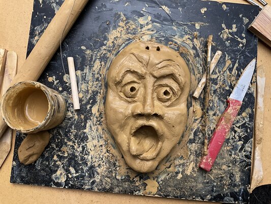 Ines Saalfrank in de studio: Neue Materialien testen :)