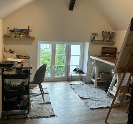 LAURE SAIGNE nello studio: espace atelier peinture & cours