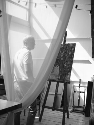 Aleksey Ovsyannikov in de studio