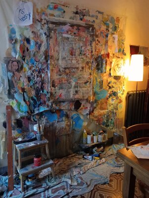 Luigi Iona nello studio