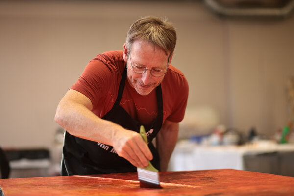 Robert Kachel in the Studio: am roten Bild, - ohne Zweifel!