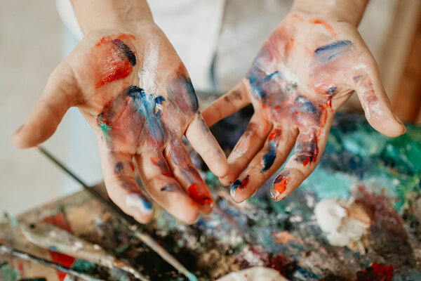Oksana Chetverikova in de studio