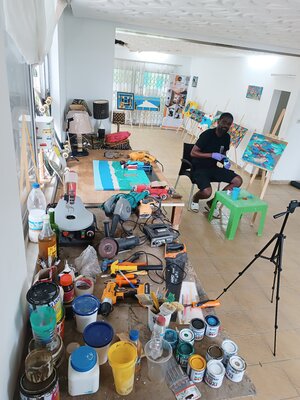 Mo Lamine Sylla in the Studio: A l'atelier et espace d'exposition