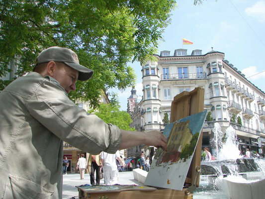 Dmitry Spiros dans le studio: Baden baden (Germany) process of work -  oil painting on the street
