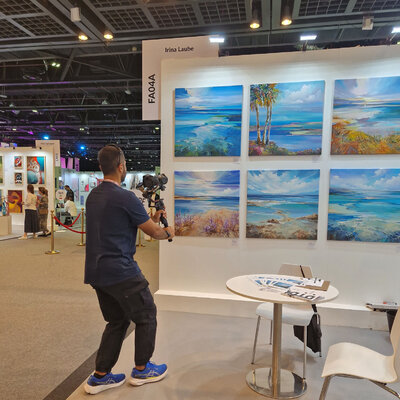 Irina Laube dans le studio: World Art Dubai Fair 2024