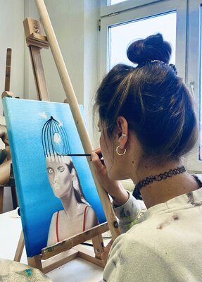 Carina Kastenhuber nello studio: Entstehungsprozess Kunstwerk „Thoughts“