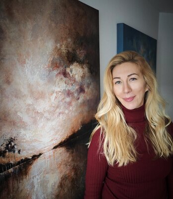 Kim Benz dans le studio: WWW.KIMBENZ.DE