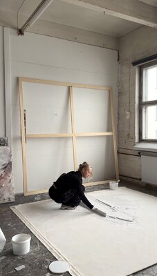 Emmi Ohraniemi in the Studio