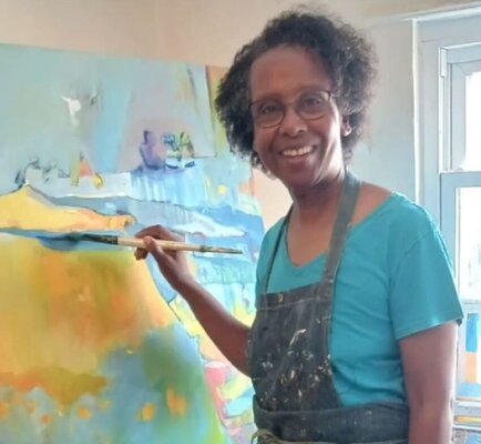 Leah Thompson in the Studio