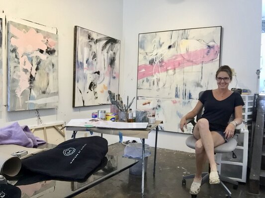 Kathe Madrigal en el estudio: 2019 Works in progress for Laguna Beach Festival of Art