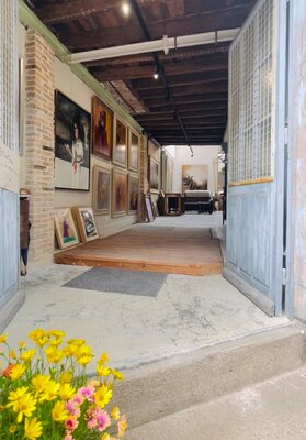 Arno BIGOT in de studio: L'entrée de l'atelier galerie