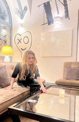 Sarah I. Avni en el estudio