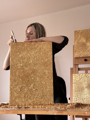 Sarah I. Avni en el estudio