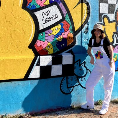 Nina Bruneau in de studio