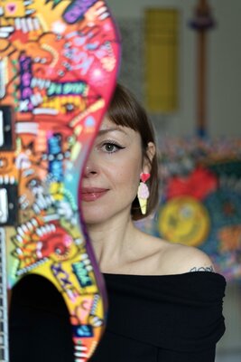 Nina Bruneau in de studio