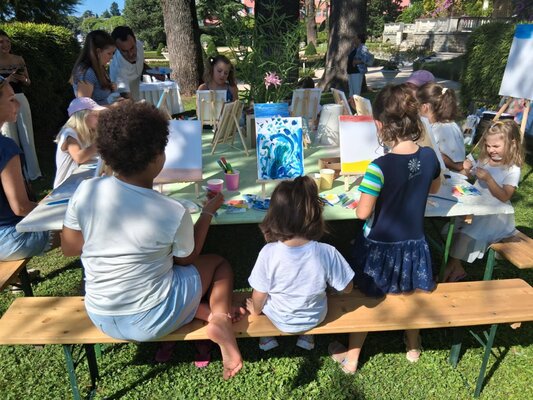 Vladimir Rozman in de studio: Free Art Workshop - free inspiration, connecting life and art.