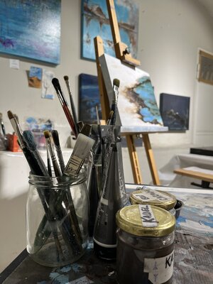 Sascia en el estudio: La terra di Kassel non manca mai tra i miei colori