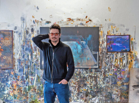 Adriano Ribeiro in de studio