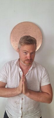 Victor Abel in the Studio: Côté nord de l'atelier, c'est ici que je peints la plupart de mes toiles.
