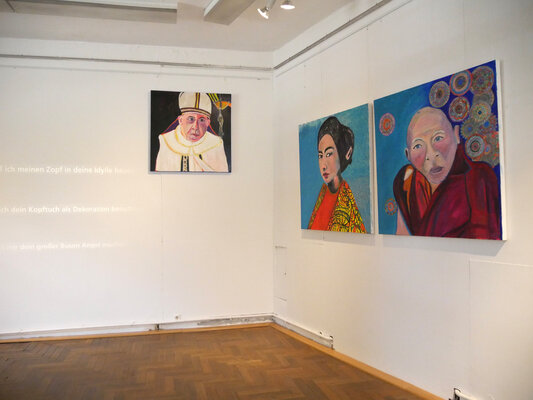 Judith Breuer in de studio: Ausstellung mit meiner Künstlerinnengruppe BoMa 3