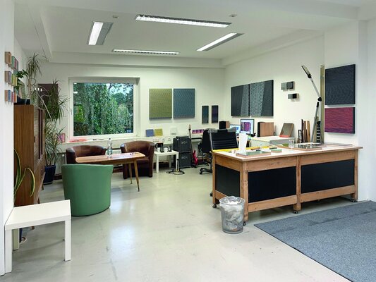 Marc Kirschvink in de studio: Mein Atelier im Kunsthaus Troisdorf - Büroplatz