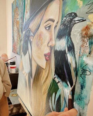 Sonja Neuroth im Studio