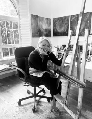 clare schouten nello studio