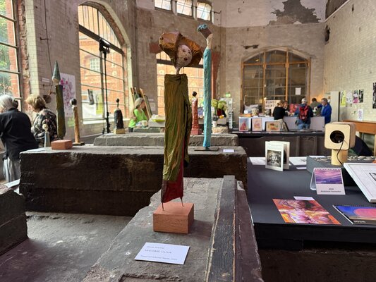 Beate Bröcker im Studio: Ausstellung brau.Art 16