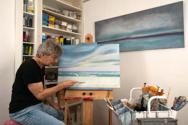 Peter Stahr in de studio: Im Atelier bei der Arbeit