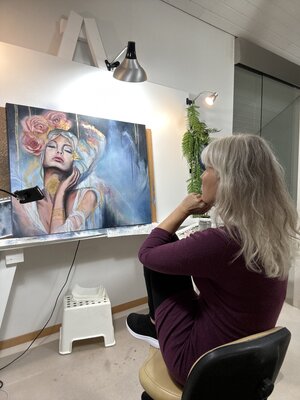 Nathalie Perler in de studio