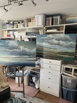 Caroline Adams im Studio