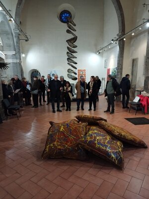 Valter Vari en el estudio: Il vernissage della Mostra tripersonale "+Energia Nuova" al Museo Civico di Marino (RM)