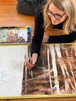 Annett Coumont in de studio: Inside my studio at "Halfen Dombach 1" - Using the floor to paint