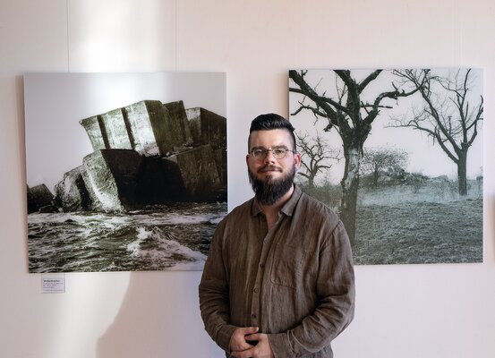 Marcel van Beek nello studio: Ausstellungsansicht, Umweltbundesamt Dessau (2025)