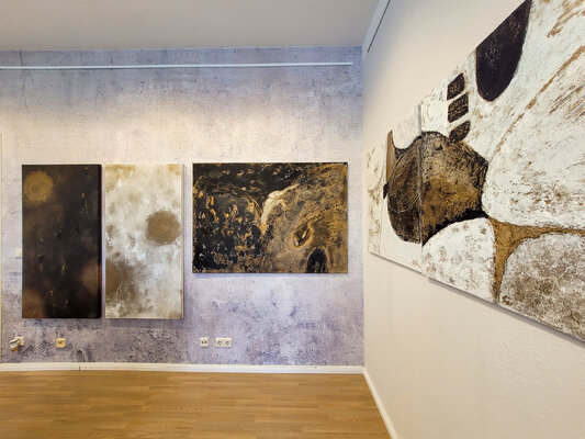Gabriele Hofer en el estudio: In der Galerie
