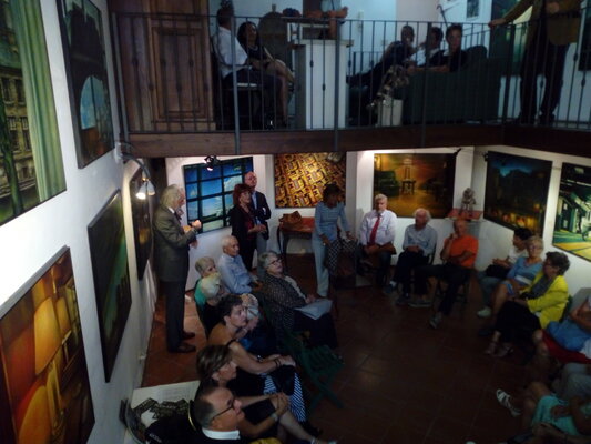 Paolo Cristiani in de studio: Vernissage personale a Spoleto (Italy, giugno 2025) alla Galleria Poli d'Arte. In fondo, alla mia destra la Gallerista Annamaria Polidori ed a sinistra la Sorica dell'arte Fulvia Strano