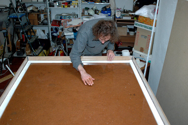 Paul Gross in de studio: Papierguss