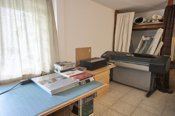 Sigitas Baltramaitis in de studio: Photo printing corner