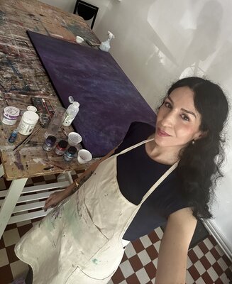 Janette Wölwer in de studio: Im Atelier bei der Arbeit