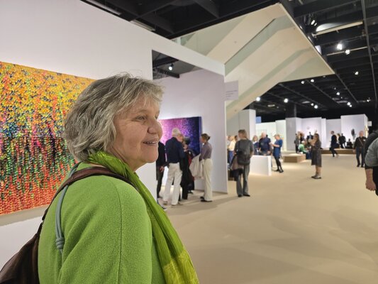 Sylvia Tabea Schmitz en el estudio: Art Colonge 2025 : Faszinierend. Inspirierend. Anregend.