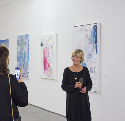 Anne Dohrenkamp in de studio: Ausstellung 2025 Dresden, Motorenhalle